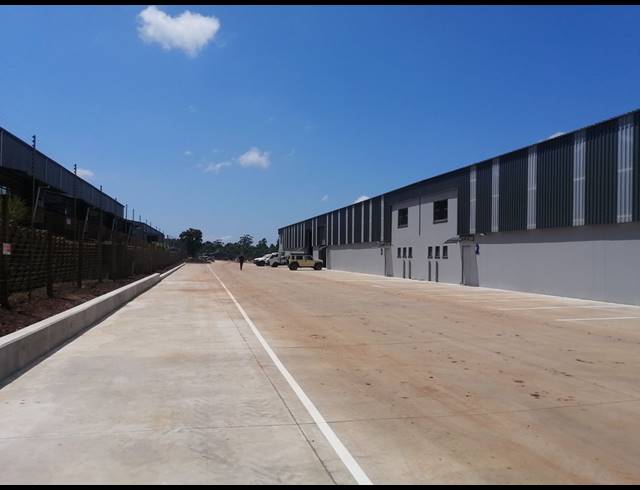 450M² WAREHOUSE TO LET IN WATERFALL